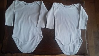 2 bodys manche longue 12 mois 