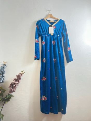Magnifique robe velours brodée taille 38