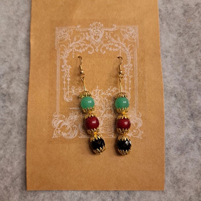Boucles d'oreilles pendante chic rouge verte noir et doré - photo numéro 2
