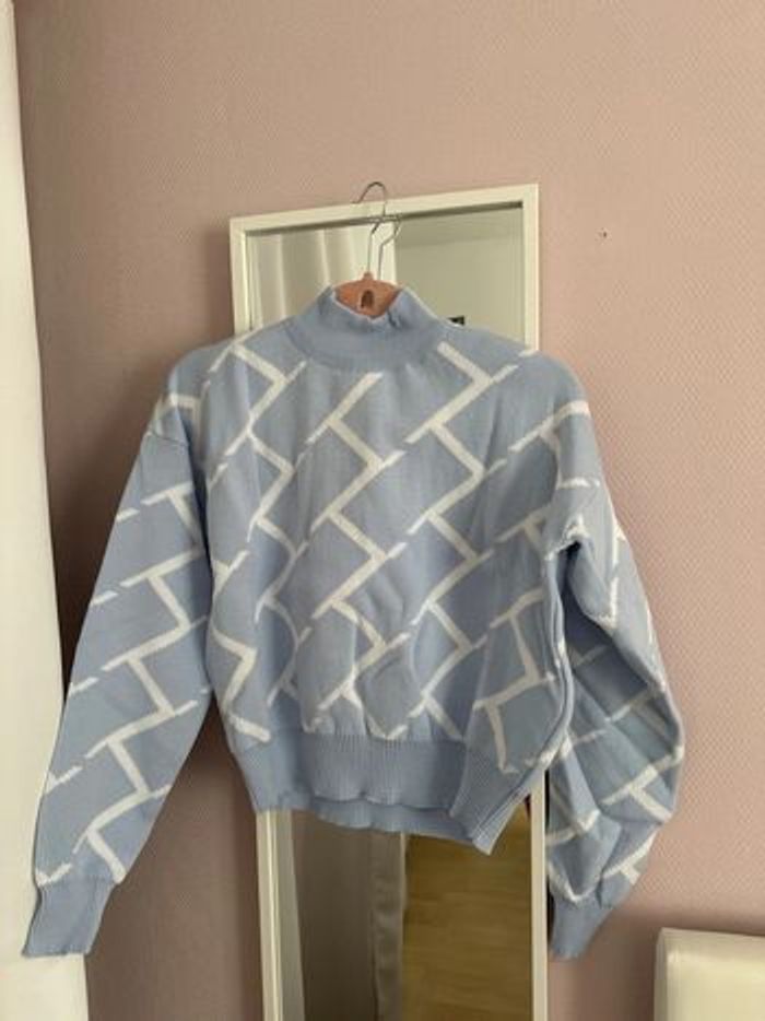 Pull bleu neuf jamais porté