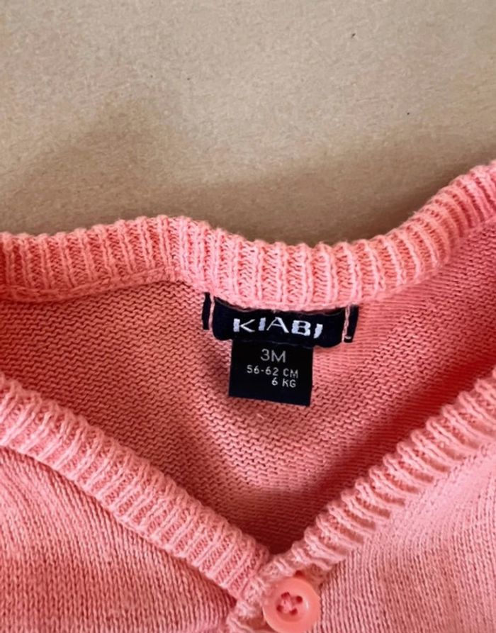 Gilet cache cœur rose Kiabi taille 3 mois - photo numéro 2