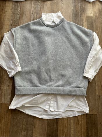- Pull - Taille unique  - bon état, petite tache
