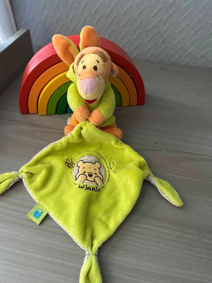 Doudou Tigrou nicotoy vert capuche et mouchoir