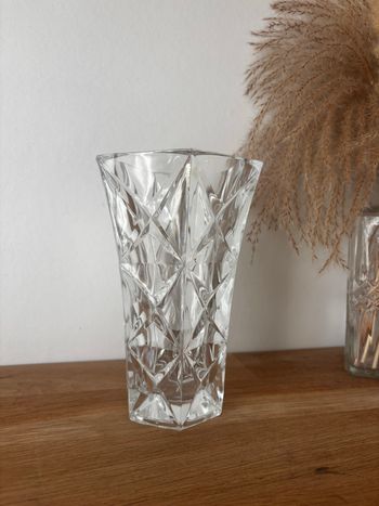 Vintage vase hexagonal taillé ciselé en cristal d’arques
