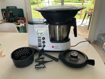 Monsieur cuisine édition plus + 4 livres