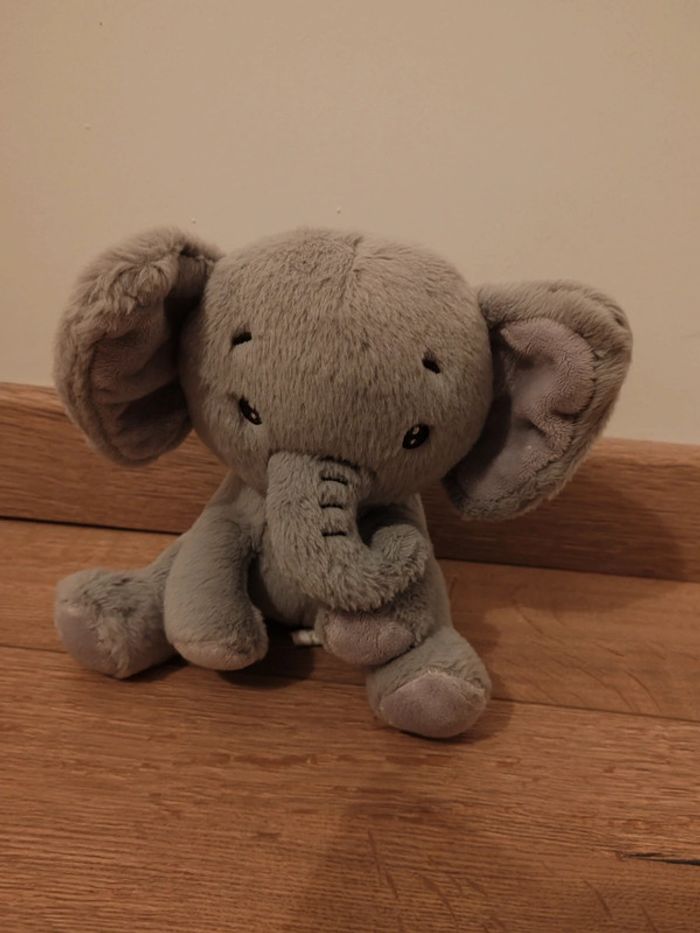 Peluche éléphant