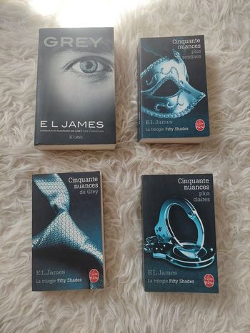 Lot 4 livres "cinquante nuances de Grey " BE 🎭