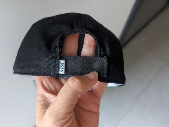 Casquette Hugo boss 3/5 ans - photo numéro 3