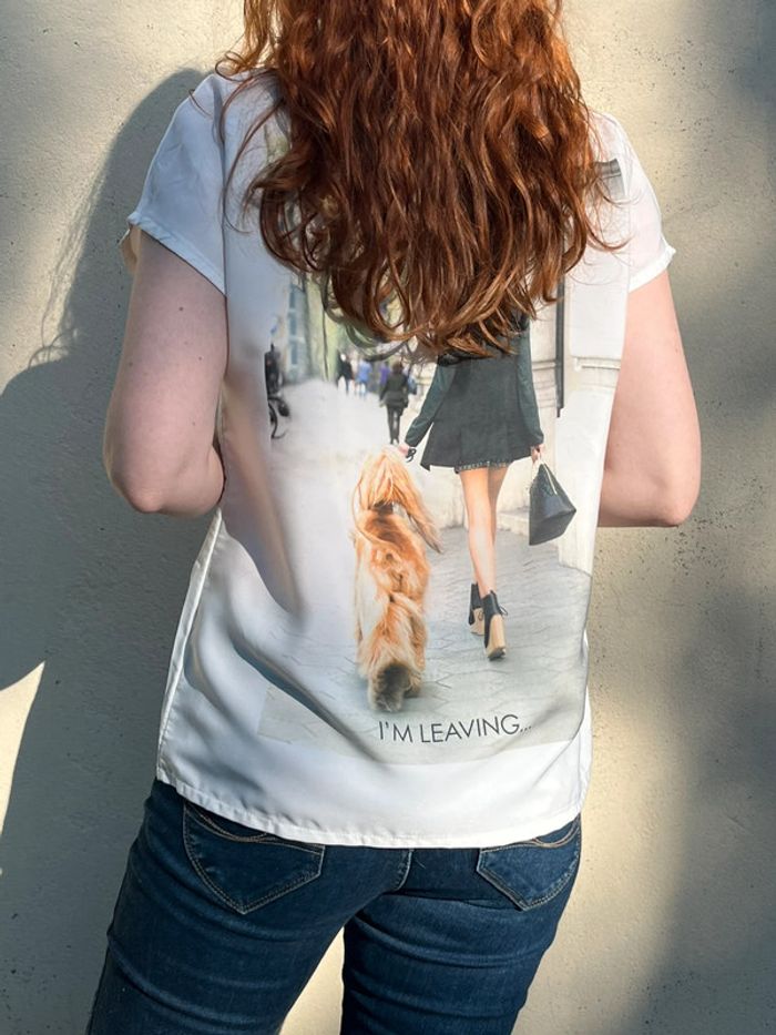 T-shirt imprimé image avec texte avant et arrière - photo numéro 4