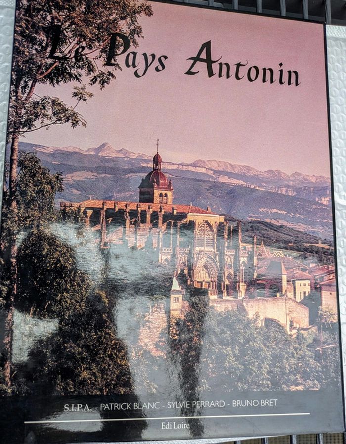 Le pays des antonin