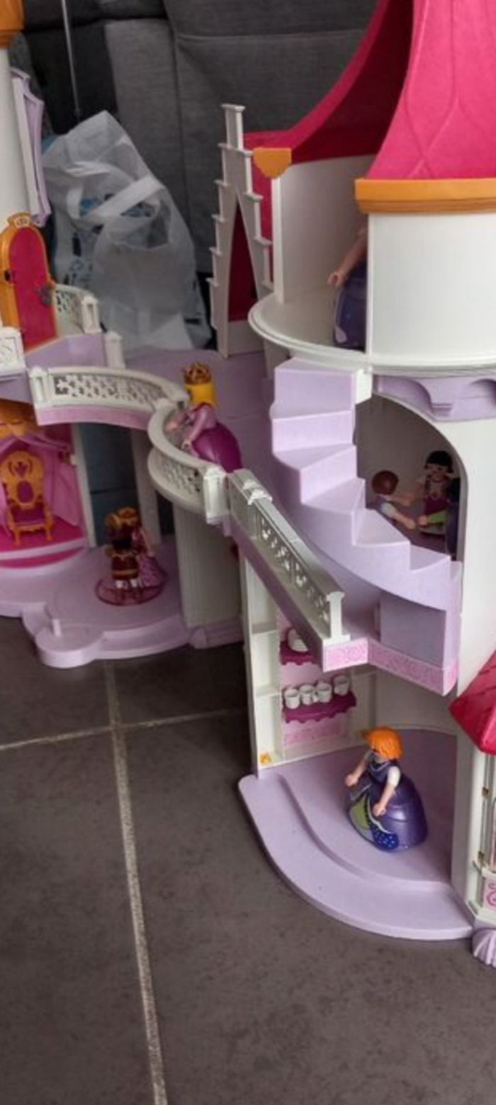 Chateau et écurie Playmobil - photo numéro 4