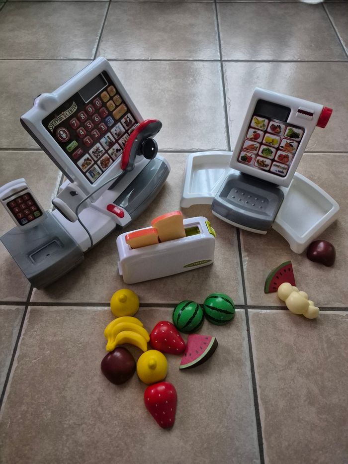 Caisse enregistreuse et balance à fruits klein