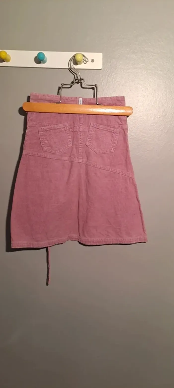 Jupe violette sous le genou - Marque Okaïdi - Taille 8 ans - Bon état. - photo numéro 8