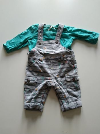 ensemble tee shirt + salopette orchestra garcon 1 mois