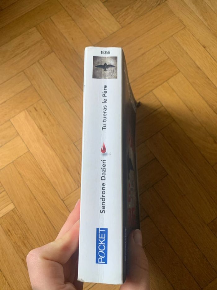 Livre : tu tueras le père - photo numéro 2
