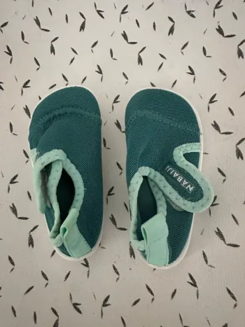 Chaussures aquatiques neuves Décathlon