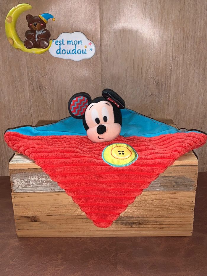 DY358 doudou Mickey disney