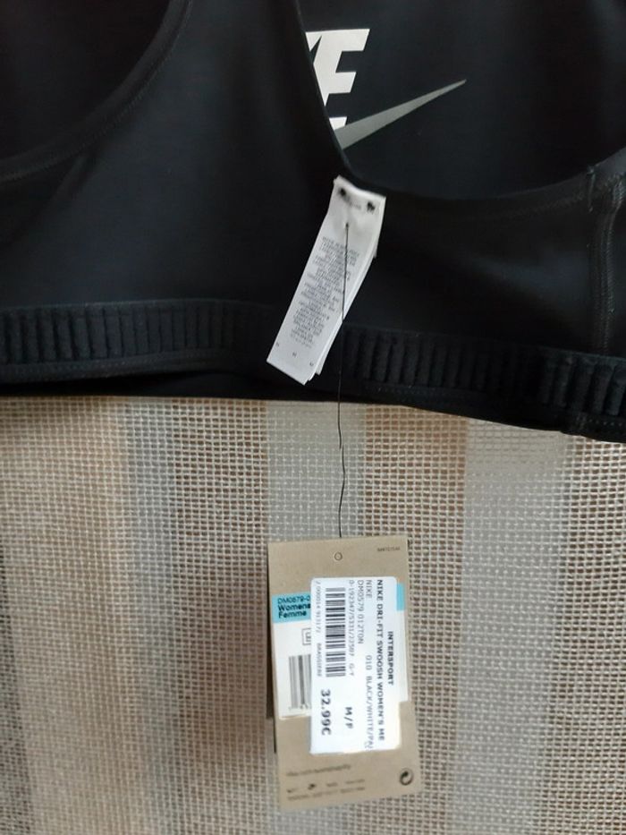 Brassière Nike Dryfit taille M NEUVE - photo numéro 4