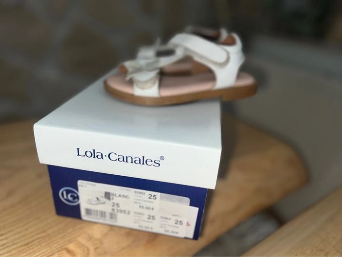 Lola canales Chaussures d’été claquette plates fleurs blanche P25 sandales - photo numéro 4