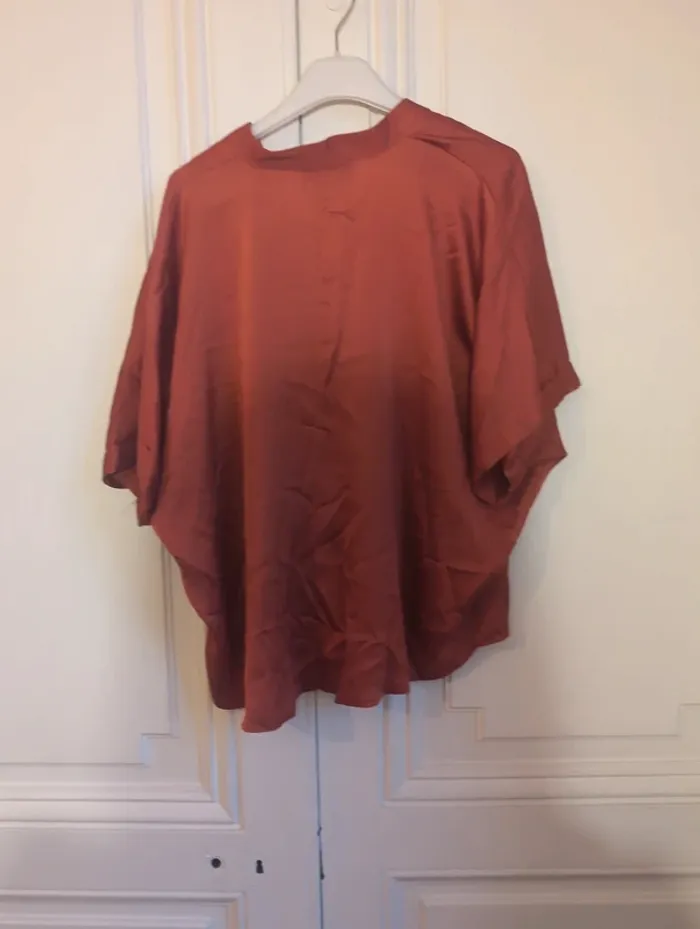 Robe noire motifs dorés - photo numéro 3