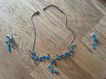 Parure collier + boucles d’oreille