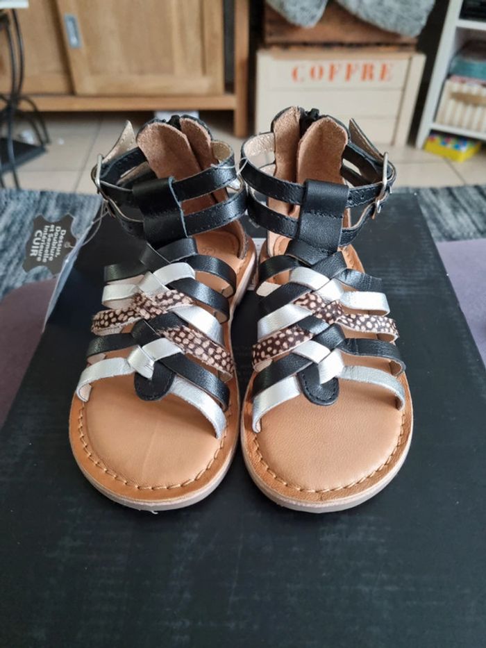 Sandales cuir Vertbaudet neuves taille 26 - photo numéro 2
