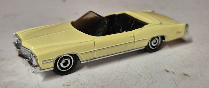 Matchbox 1975 cadillac eldorado voiture miniature métal