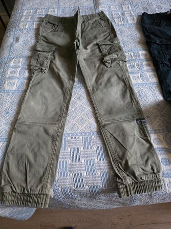 Pantalon cargo tres bon état