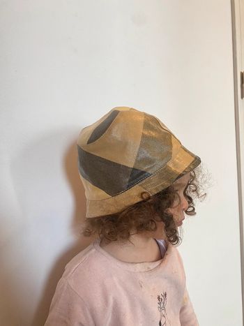Tres jolie bob Burberry taille taille 52