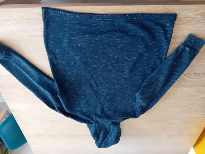 Sweatshirt à capuche Kiabi garçon XS (14 ans) - Excellent état - photo numéro 2
