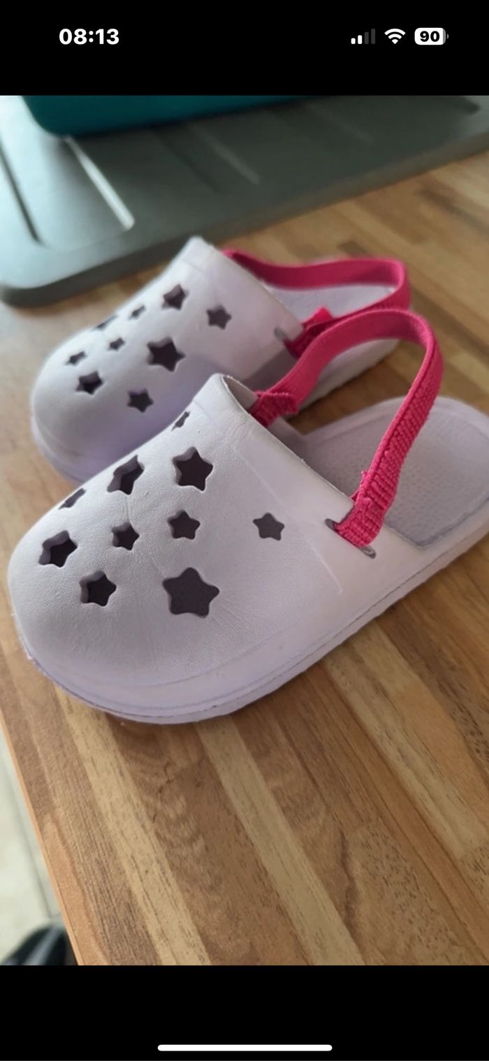 Crocks Mot d’enfants taille 24 - photo numéro 2