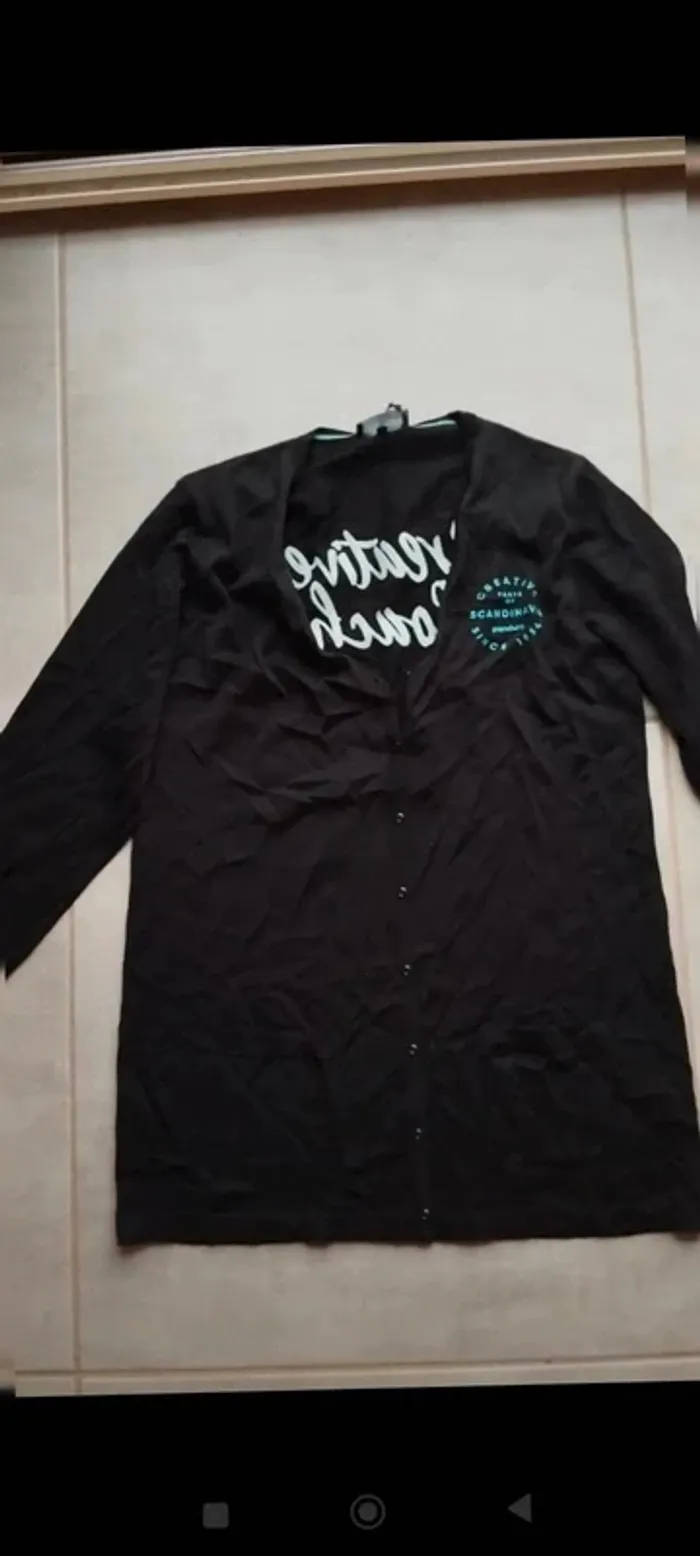 Grand gilet noir taille xxl avec écritures bleu femme - photo numéro 8