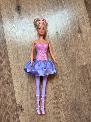 Poupée figurine danseuse ballerine
