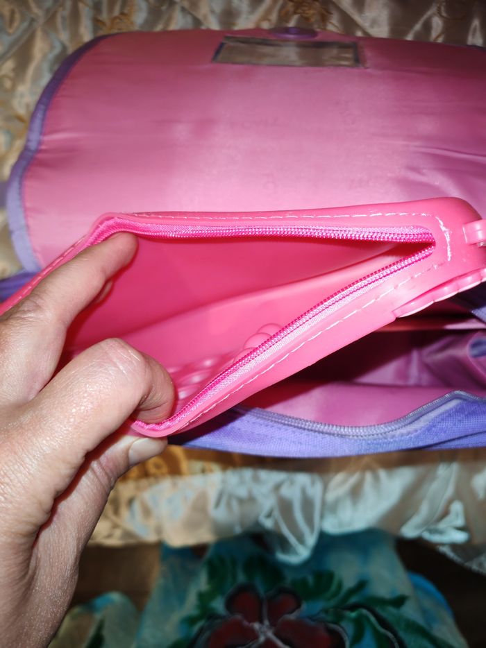 Cartable maternelle avec une trousse - photo numéro 2