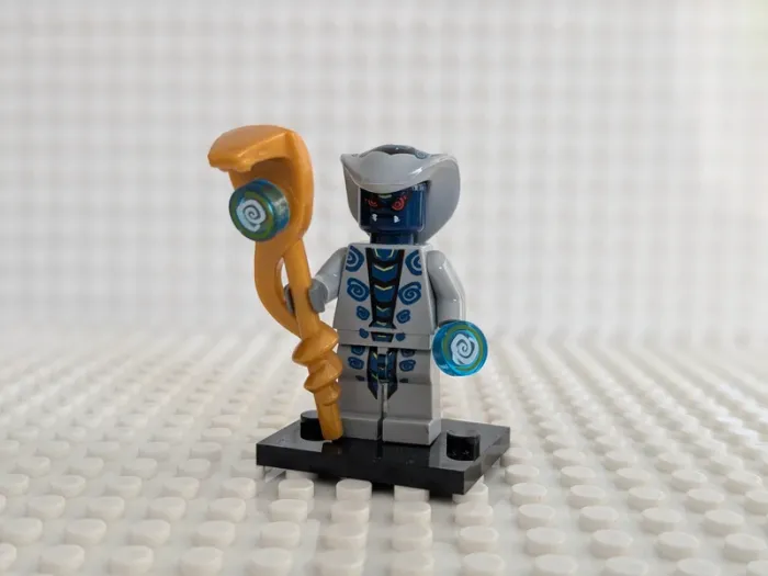 Figurine Ninjago : Rattla l'Hypnobrai , style lego
