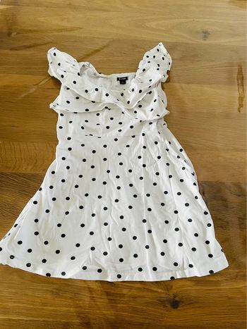 Robe kiabi blanche  à pois 6 ans