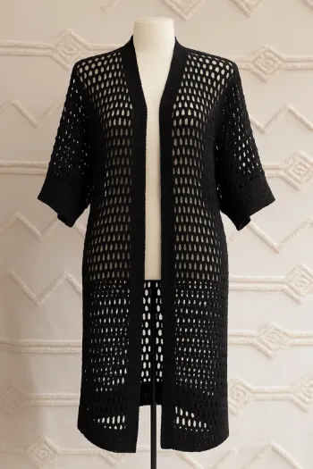 Gilet long noir en maille ajourée – effet filet chic – manches courtes – taille unique