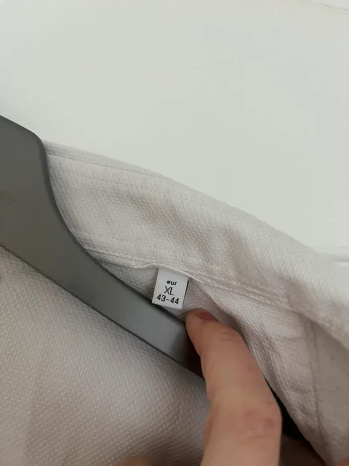 Chemise manches longues blanches homme Celio XL très bon état🤍 - photo numéro 4