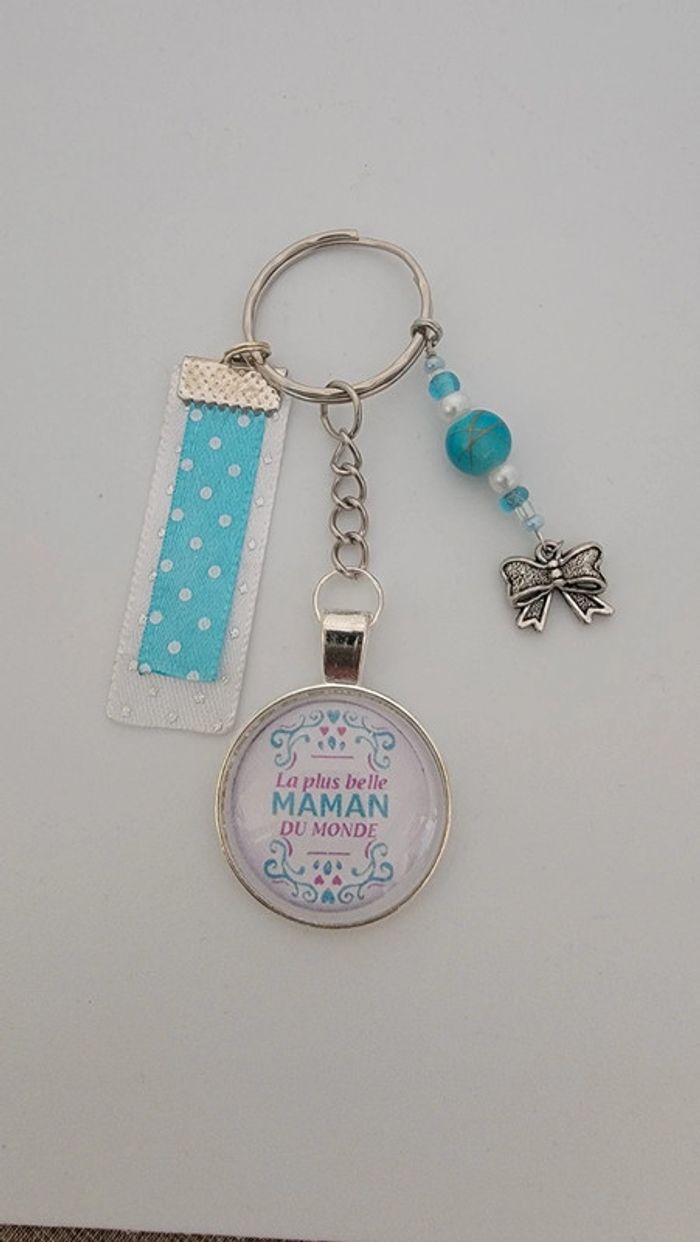 Cadeau maman, porte clé message " la plus belle maman du monde "