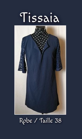Robe dentelle bleu marine Taille 38 Tissaia