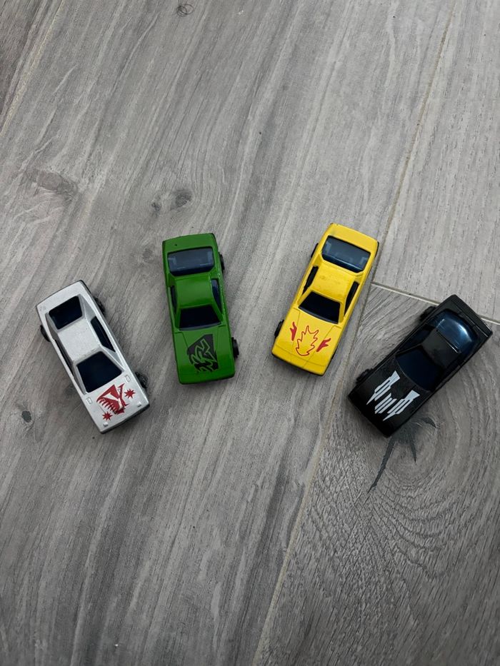 lot de 4 petites voitures en métal et plastique gifi