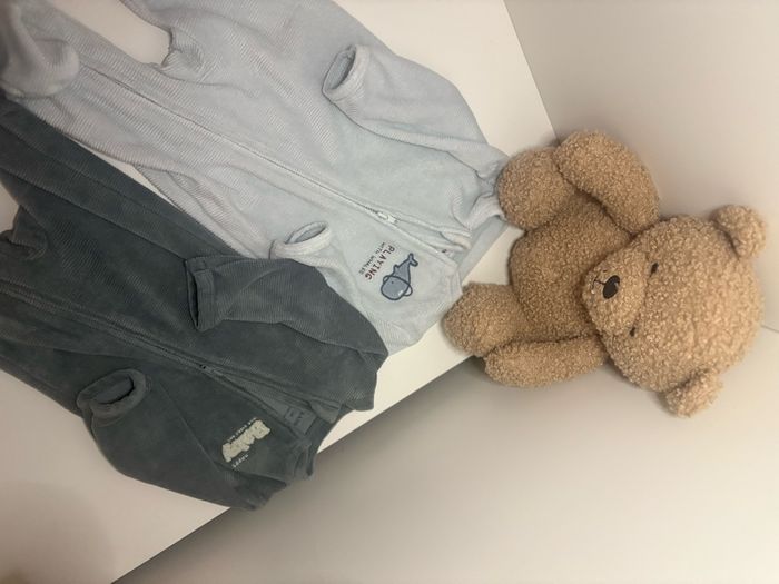 Lot de 2 pyjama 1 mois.