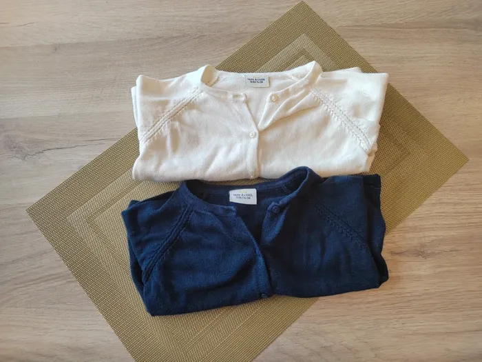 Lots de 2 gilets 12 mois tape à l'œil
