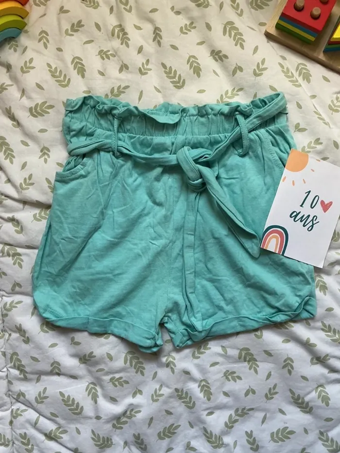short avec ceinture turquoise influx 10 ans - photo numéro 2