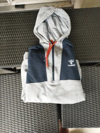 Sweat a capuche