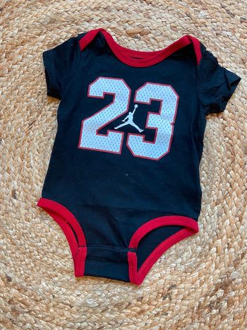 Body 3 mois Nike Jordan