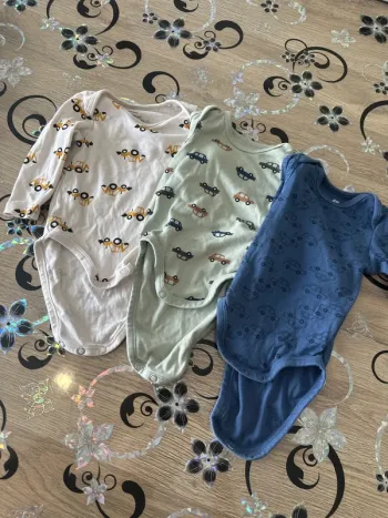 Ensemble de 3 bodies