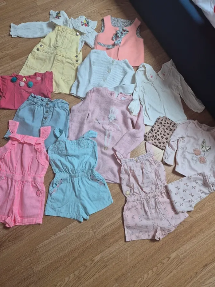 Lot vêtements fille 3-4 ans