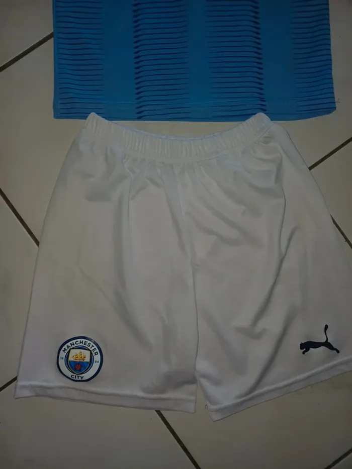 Superbe ensemble Manchester City - photo numéro 2