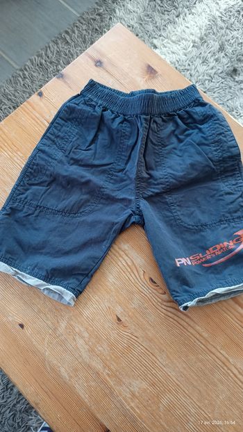 Short sportswear t. 4 ans